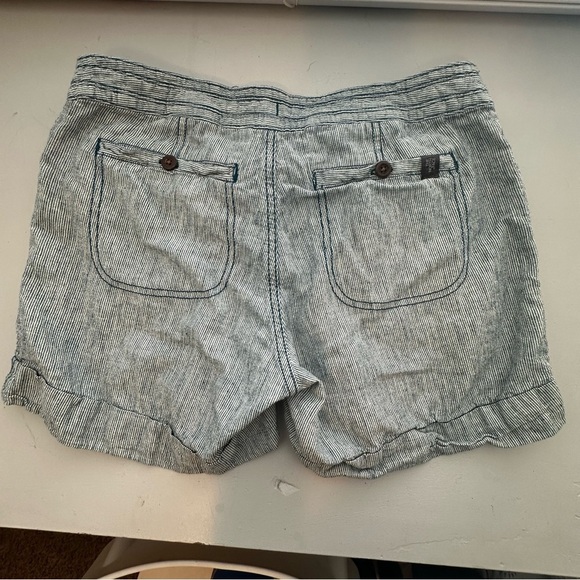 The‎ North Face Women’s Striped Cotton Shorts - Size 4 - Picture 2 of 4